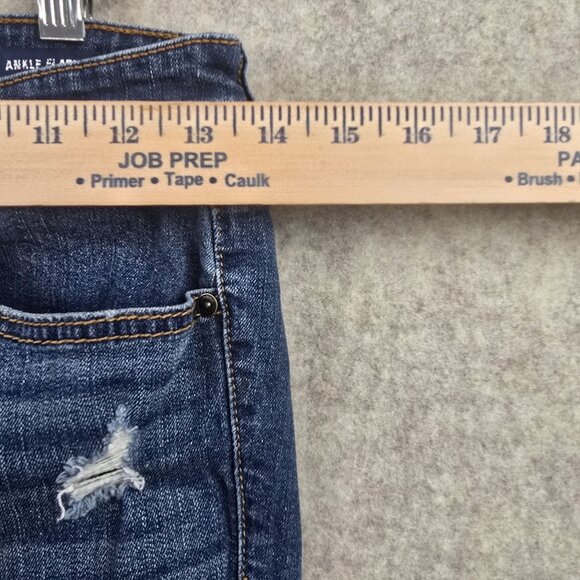 Scoop Womens Ankle Flare Distressed Jeans Size 8 Medium Wash Denim Raw Hem Style - Picture 10 of 10